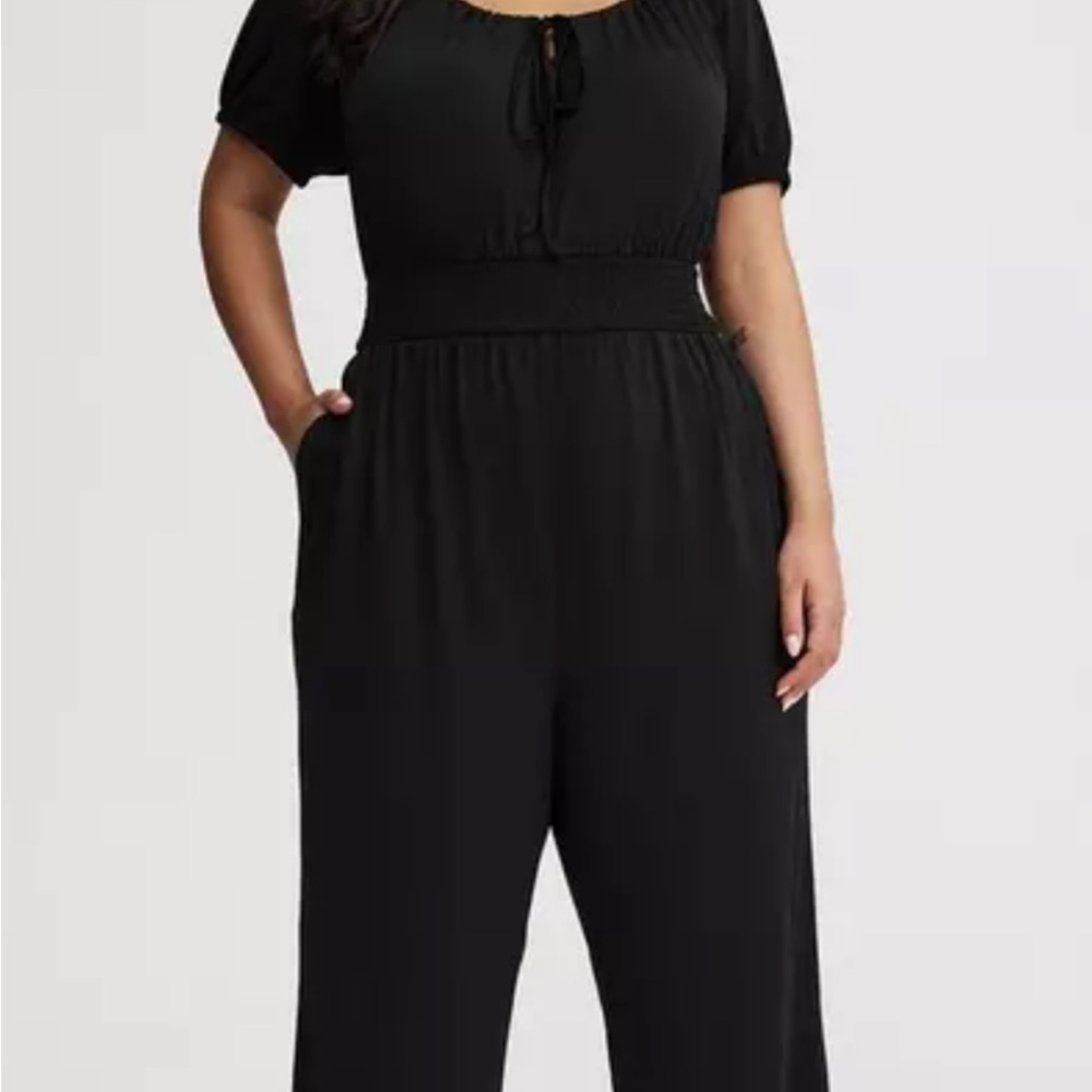NWT Torrid Elegant Black Jumpsuit with Puff Sleeves and Elastic Waist